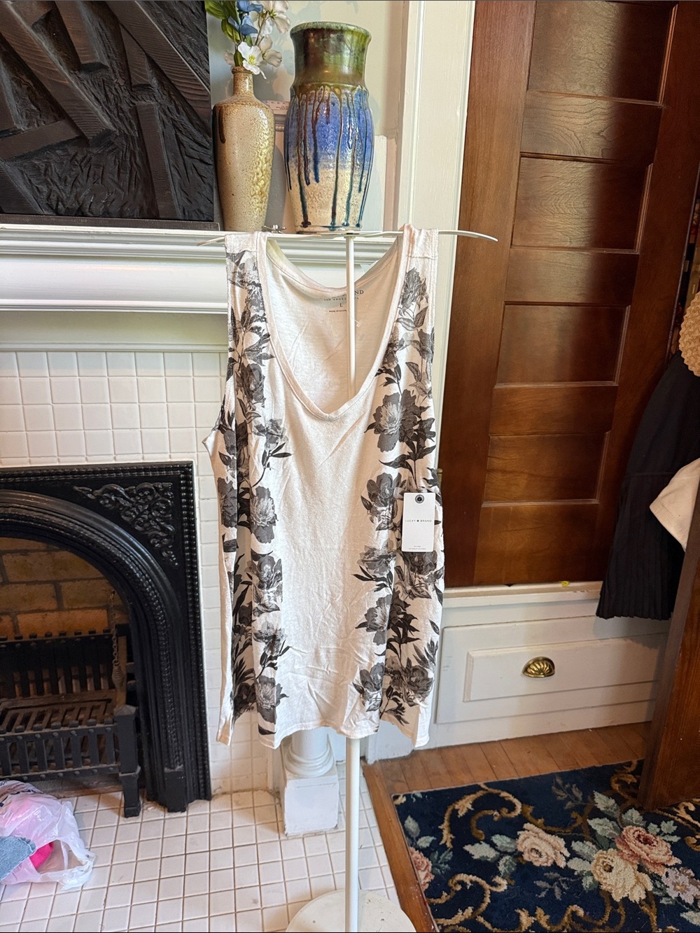 Lucky Brand Cream Sleeveless V-Neck Tank with Floral‎ Panels-NWT- retail 39.50